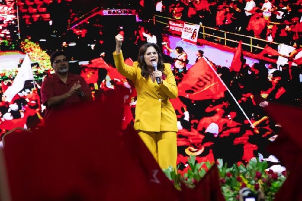Economic Alarm in Honduras: Rixi Moncada’s Support Threatened